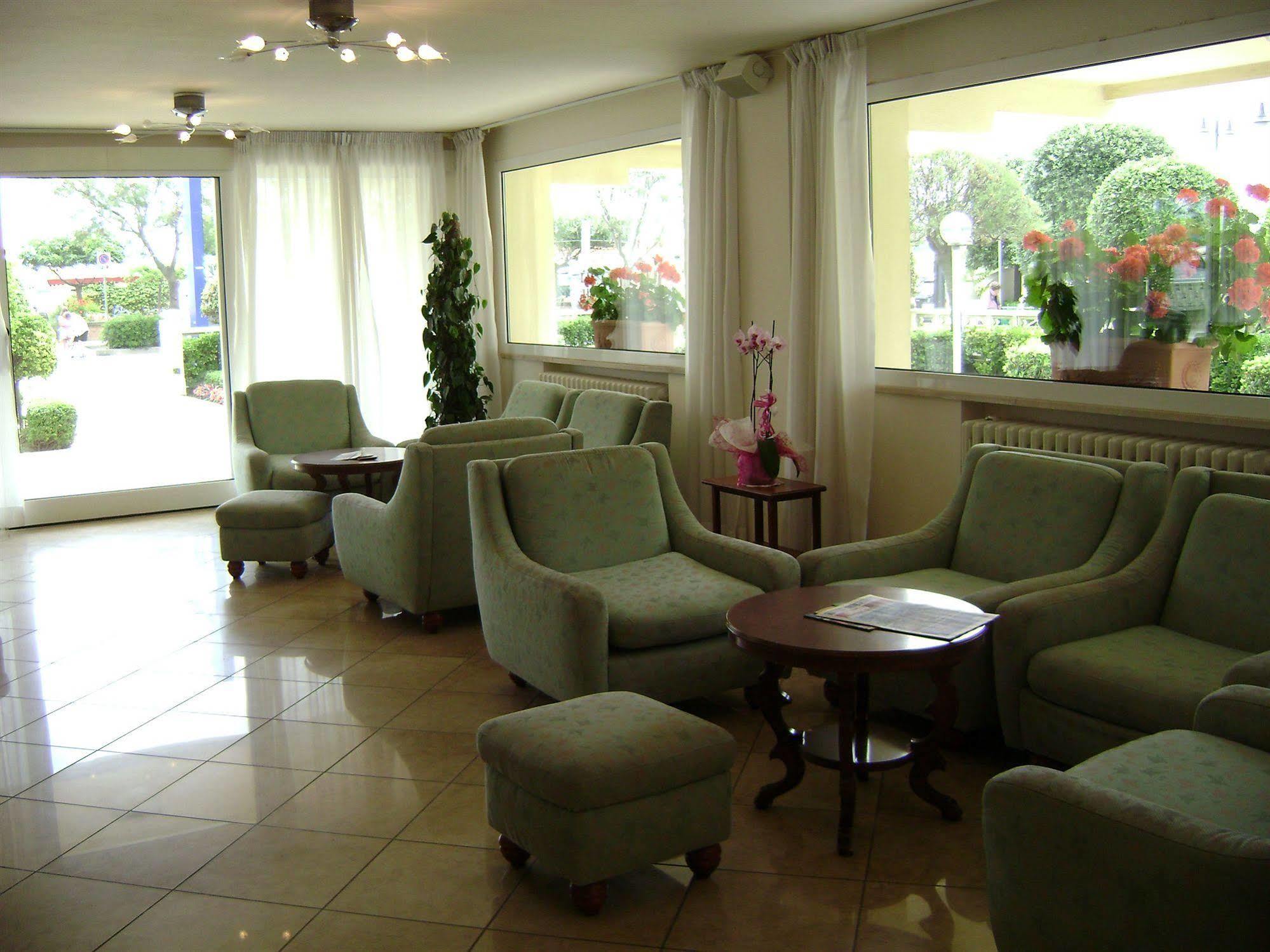 Hotel Diplomatic 3*